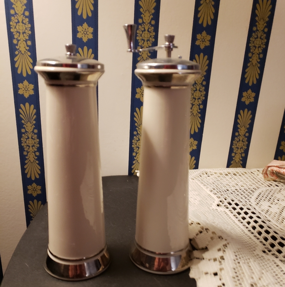 Lenox Cream and PLATINUM Hand-Decorated SALT CELLER AND PEPPER MILL. PRISTINE